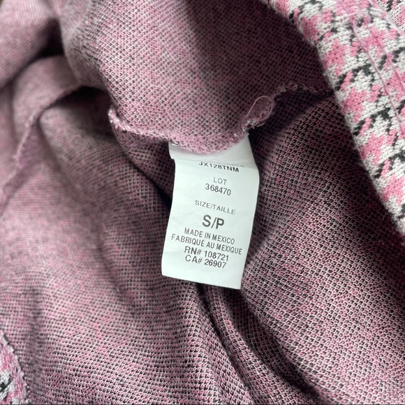 2/$30 Houndstooth cropped knit top S - Picture 5 of 5